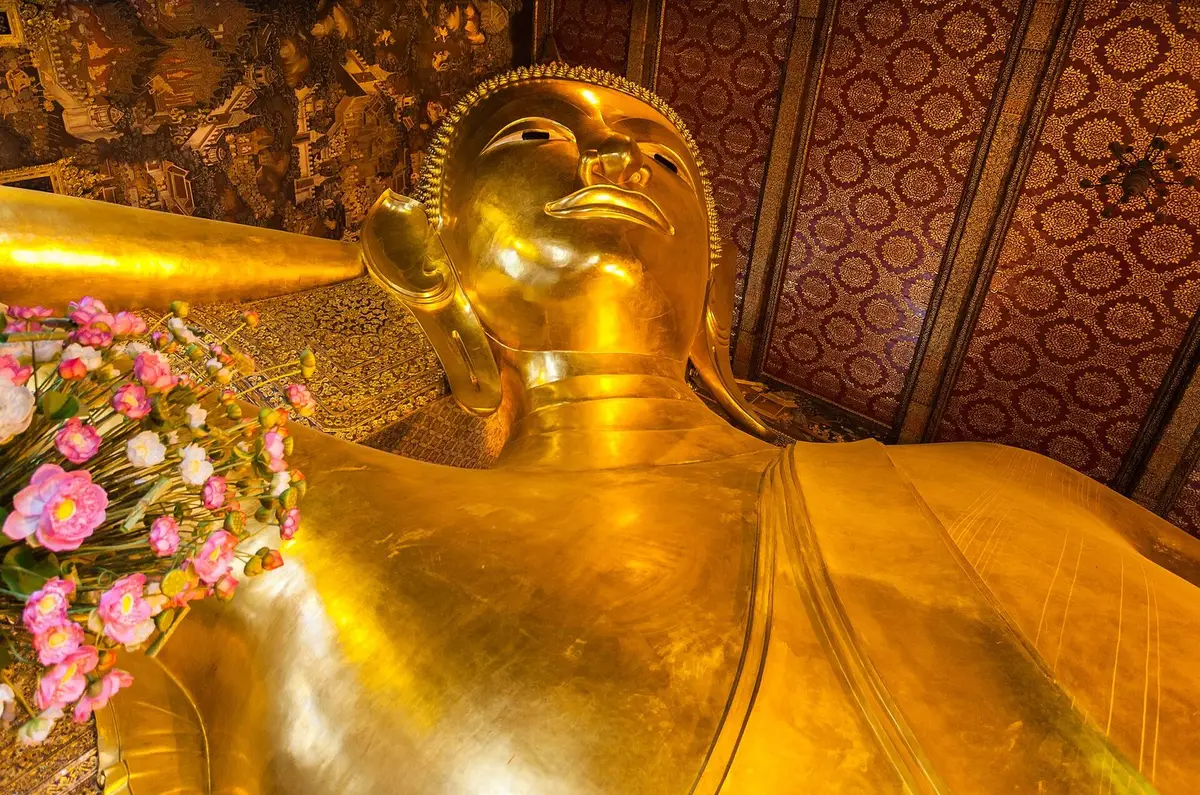 Bangkok & Pattaya Escorted 6D5N — Day 4 — Grand Palace & Wat Phra Kaew · Wat Arun by river ferry · Chao Phraya dinner cruise (B/L/D)