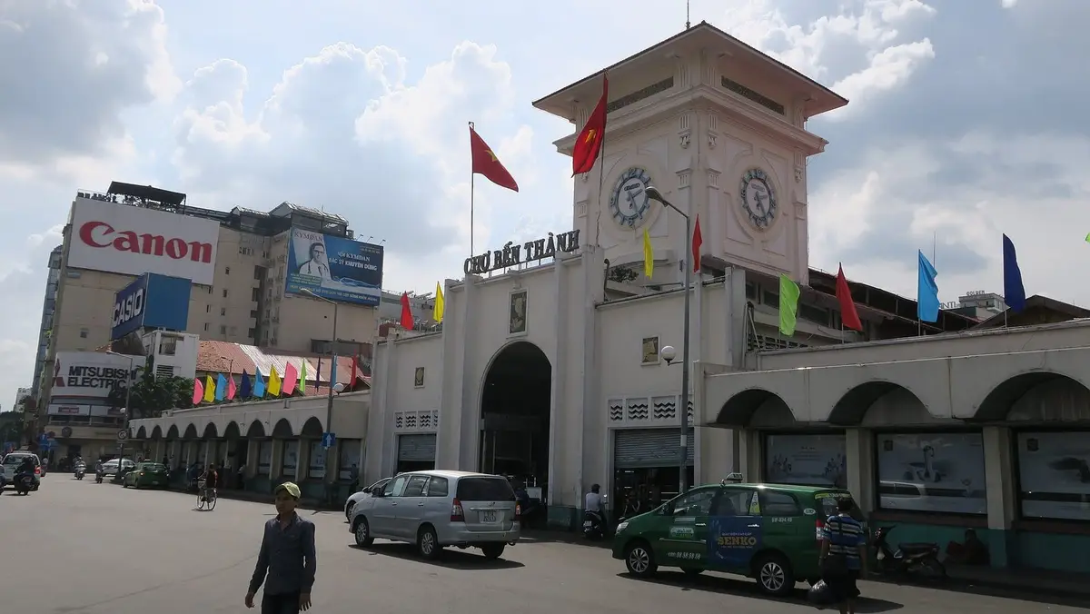 Ho Chi Minh & Mekong Free & Easy 8D7N — Day 1 — Arrive Tan Son Nhat · transfer to District 1 hotel · Bui Vien walking street (D)
