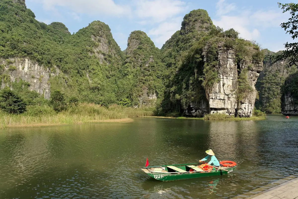 Hanoi & Ha Long Bay Escorted 8D7N
